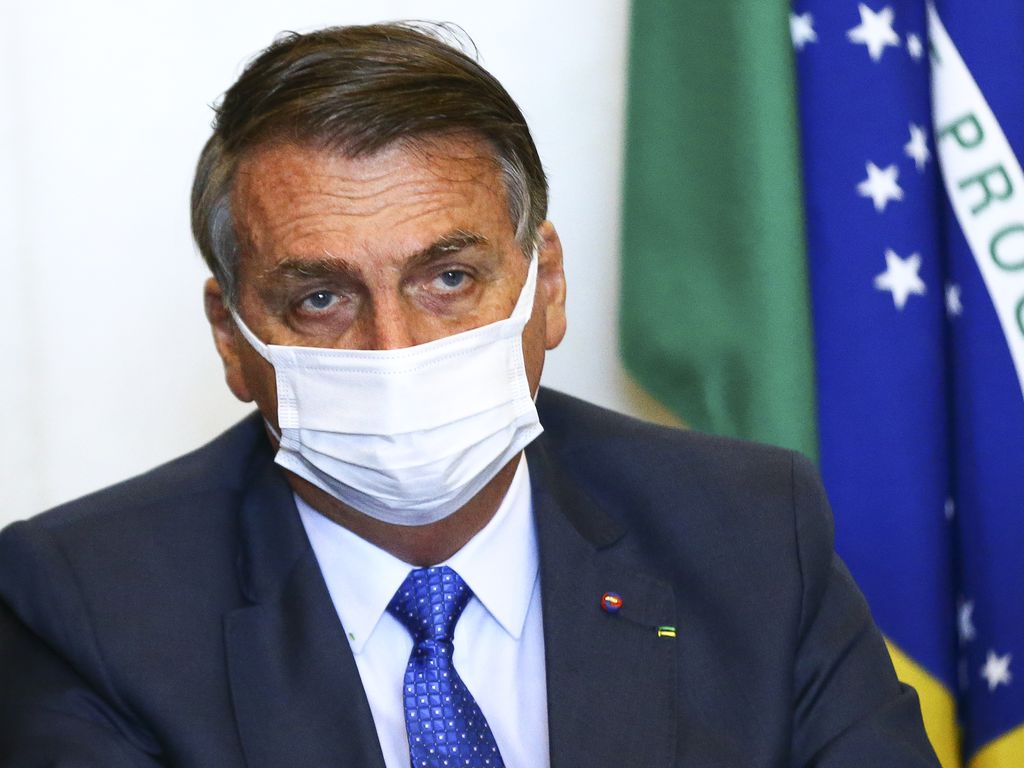 Governo Bolsonaro deixa vencer R$ 243 mi em vacinas, testes e remédios