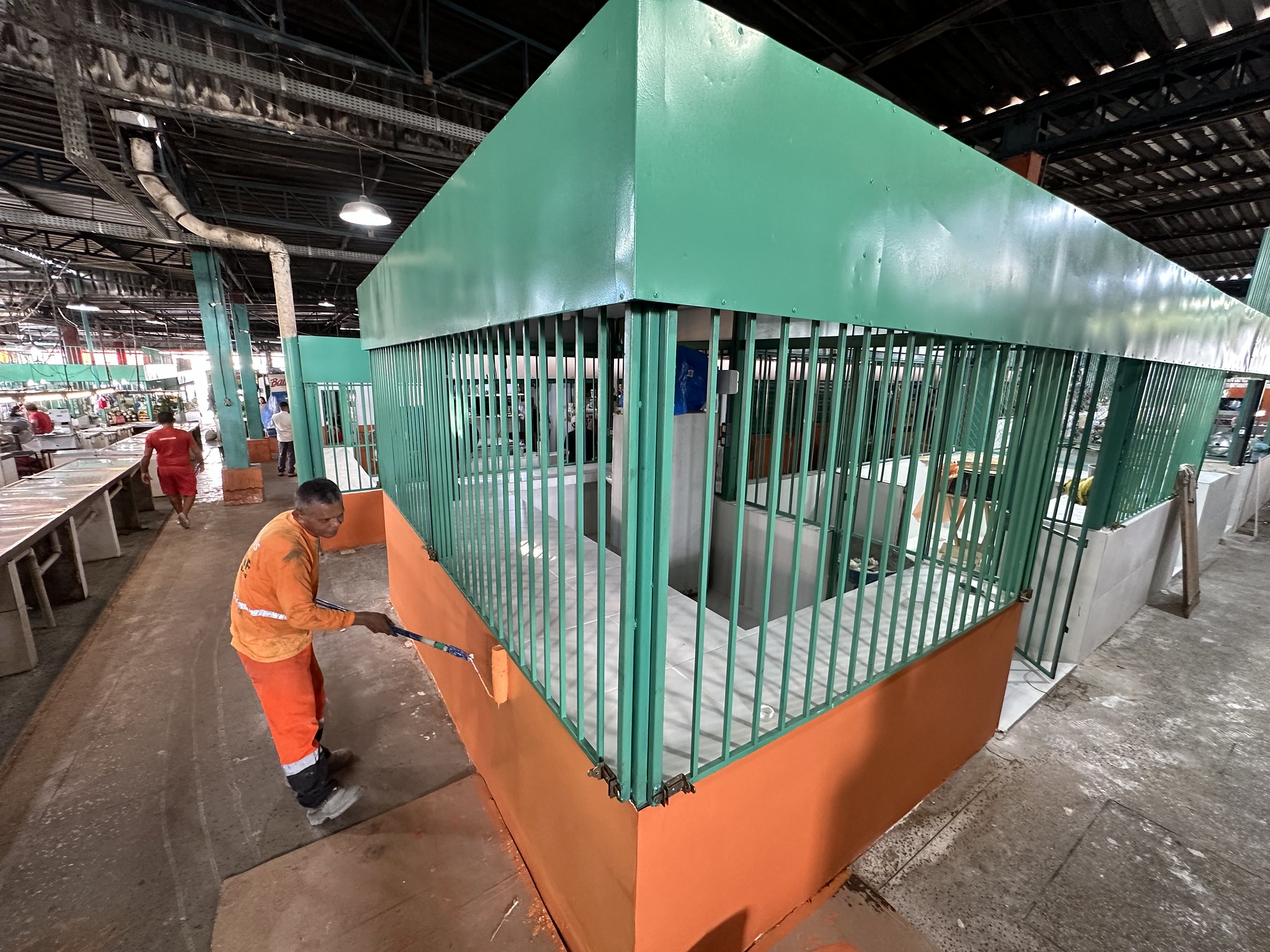 Prefeitura de Manaus realiza obras de revitalização na feira modelo da Compensa