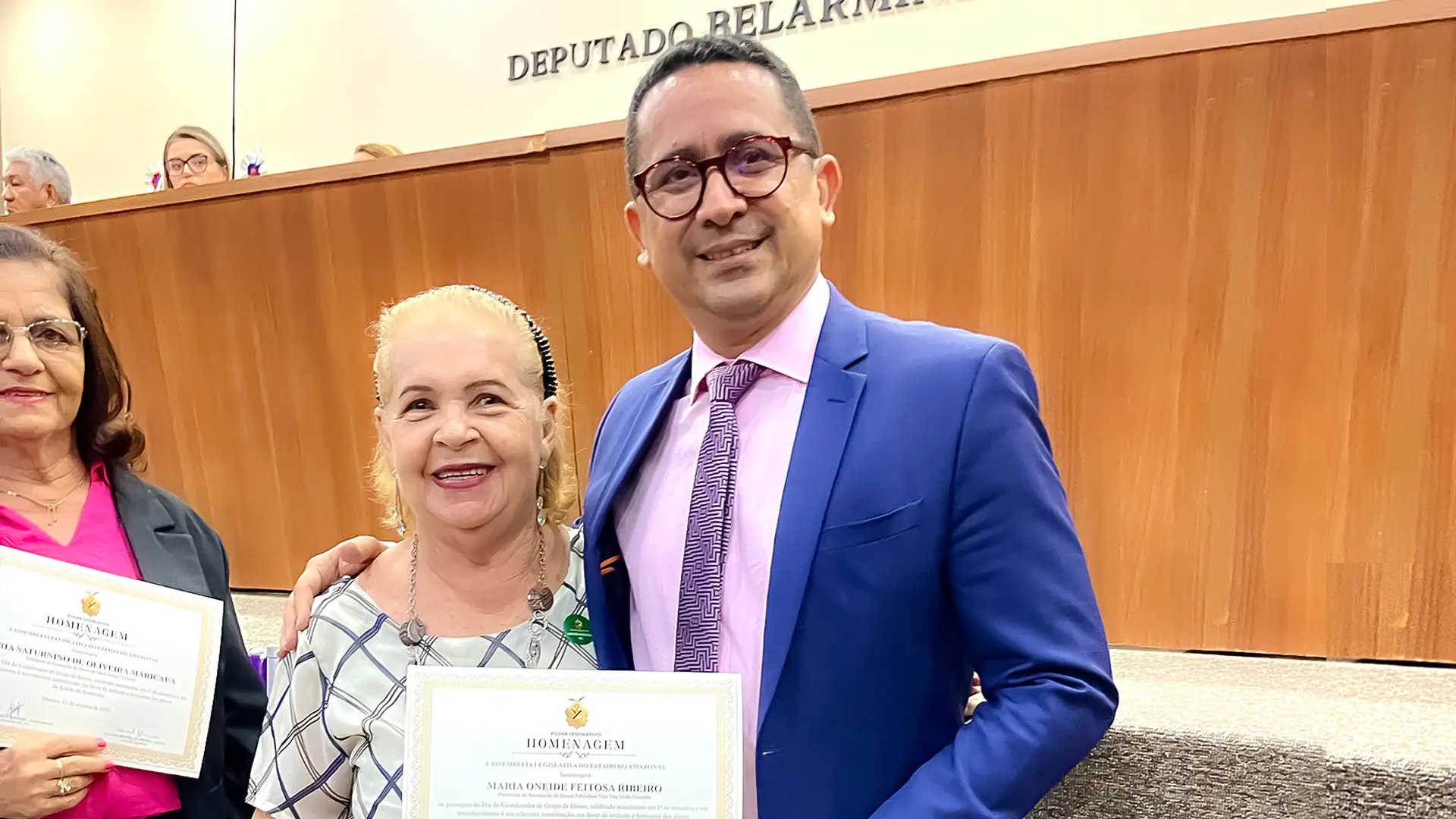 Projeto de Lei do deputado Daniel Almeida, que promove a inclusão digital da terceira idade no Amazonas, aguarda sanção governamental