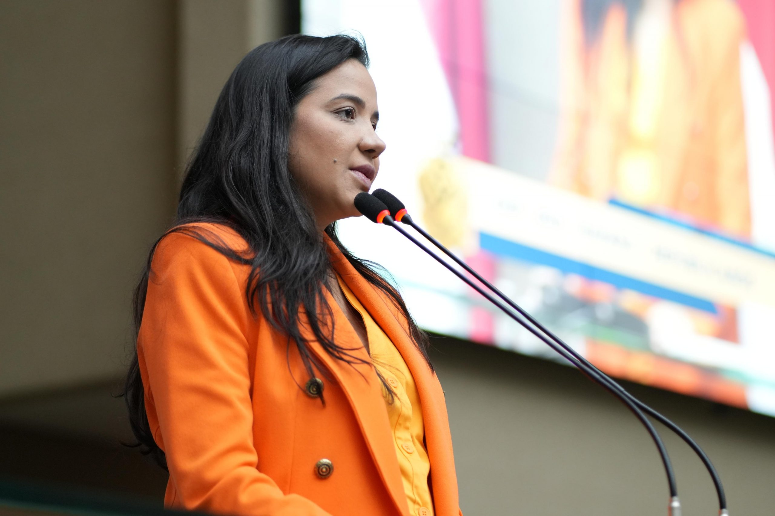 Deputada Mayara Pinheiro reforça compromisso com a saúde, inclusão e justiça social no plenário da Assembleia Legislativa do Amazonas
