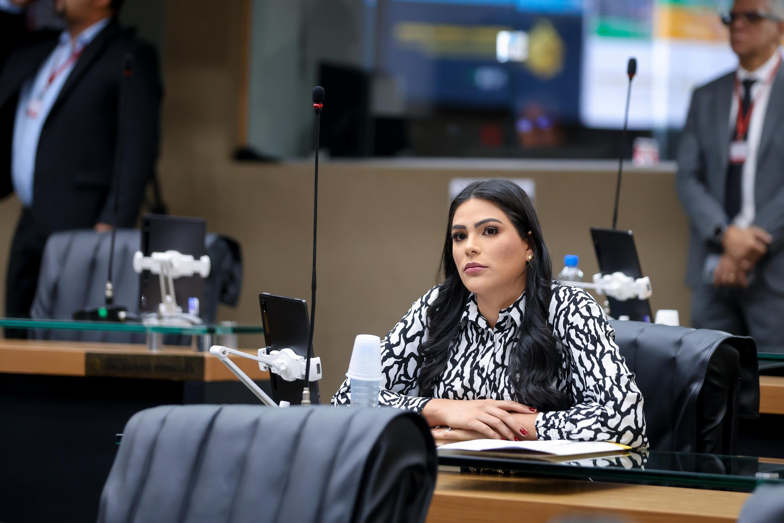 Deputada Mayra Dias pede retomada urgente de cirurgias no Hospital João Lúcio