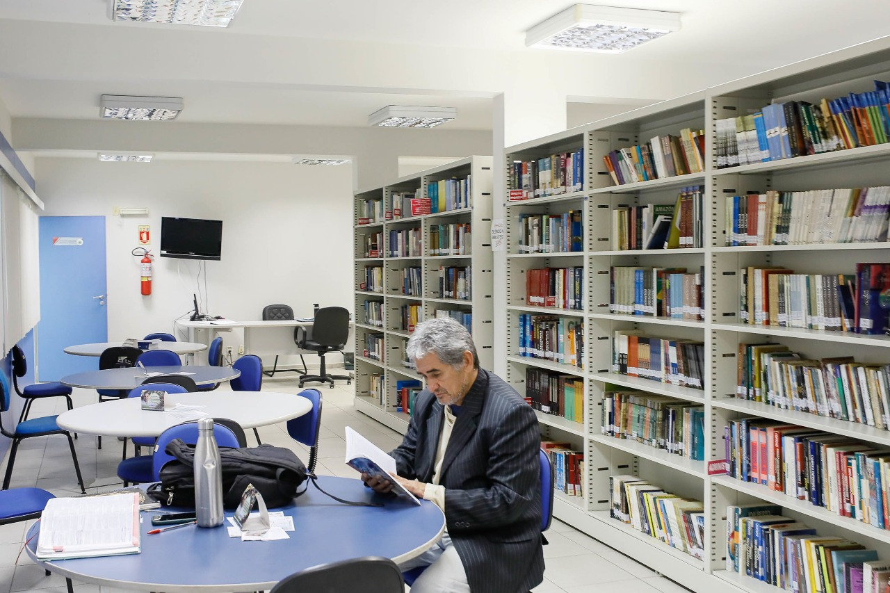 Biblioteca da Assembleia Legislativa do Amazonas celebra 40 anos como espaço vital de pesquisa e cultura