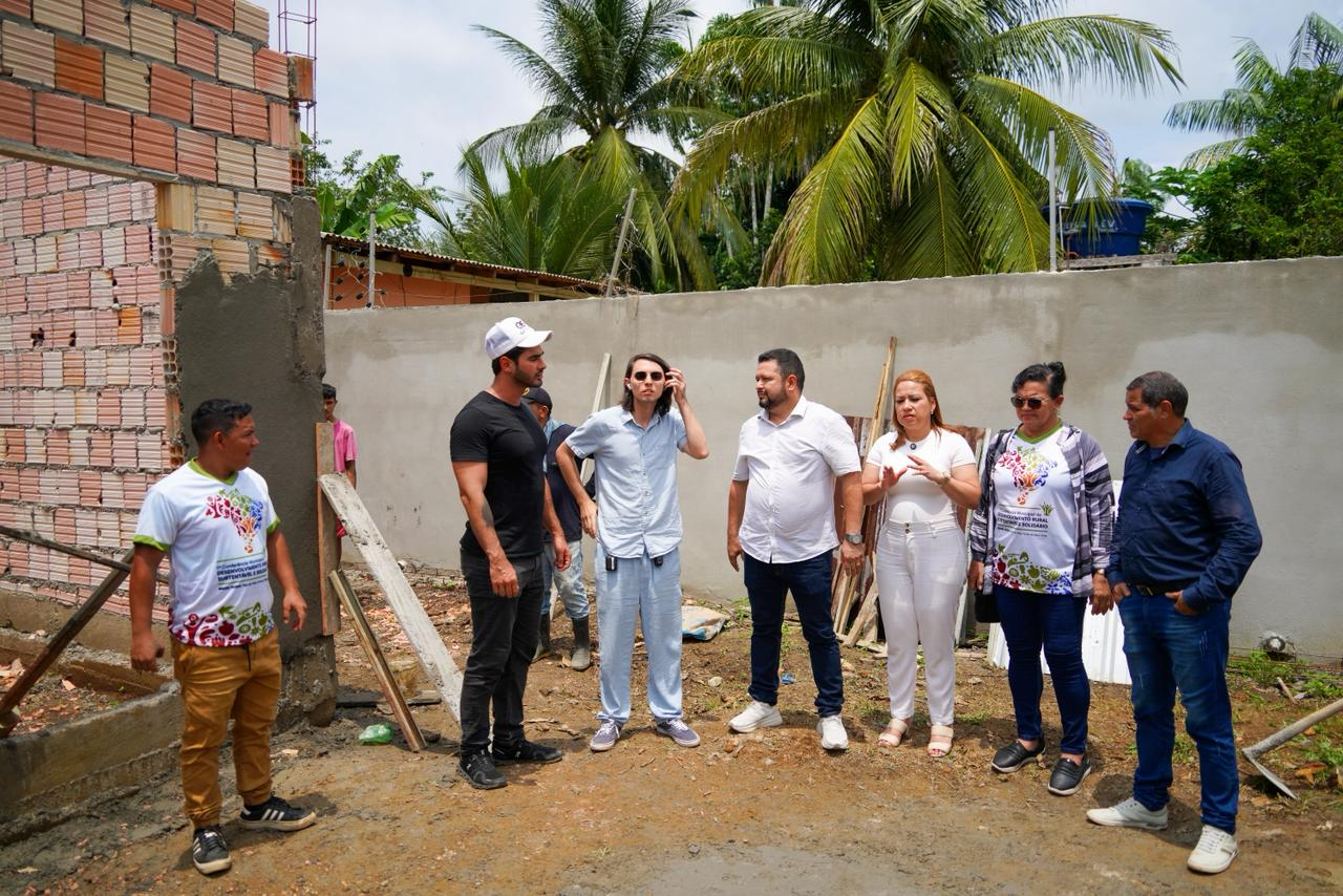 Empresário Matheus Garcia acompanha obras do primeiro galpão de reciclagem em Borba e reforça compromisso com a sustentabilidade no interior do Amazonas