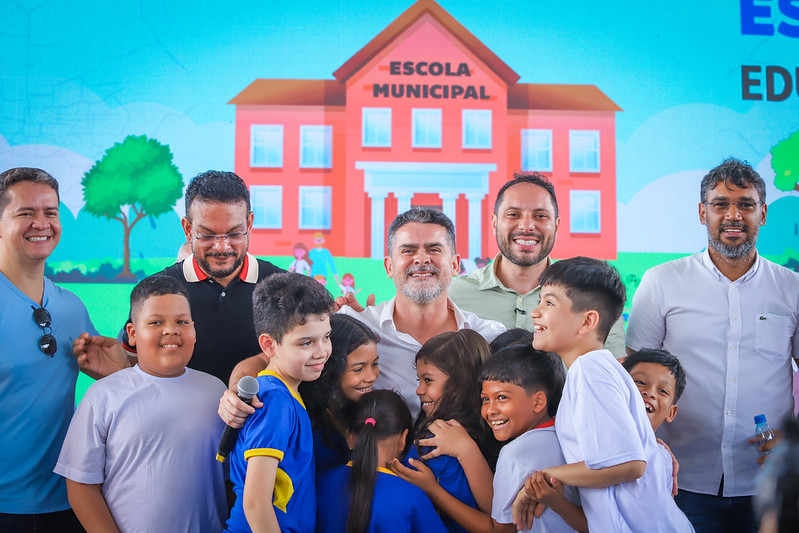 Prefeito David Almeida abre ano letivo de 2026 e destaca educação como eixo estruturante do desenvolvimento urbano