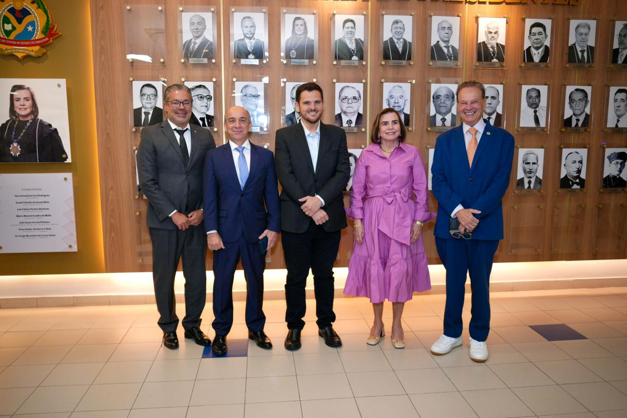 Prefeito Renato Junior realiza visita institucional ao TCE-AM e reforça diálogo entre os poderes para o desenvolvimento de Manaus