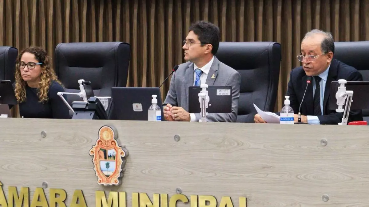 Câmara Municipal de Manaus debate BR-319, trânsito e delibera Projetos de Lei durante Sessão Plenária