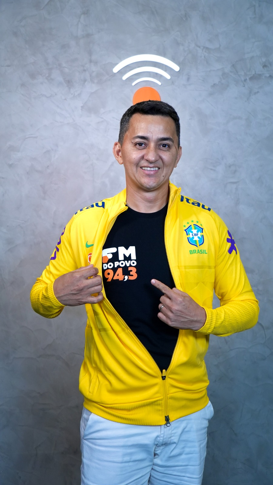 FM do Povo lança promoção para sortear agasalho oficial da Seleção Brasileira