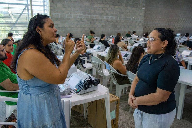 TRE-AM promove treinamento inclusivo para mesários e amplia participação voluntária