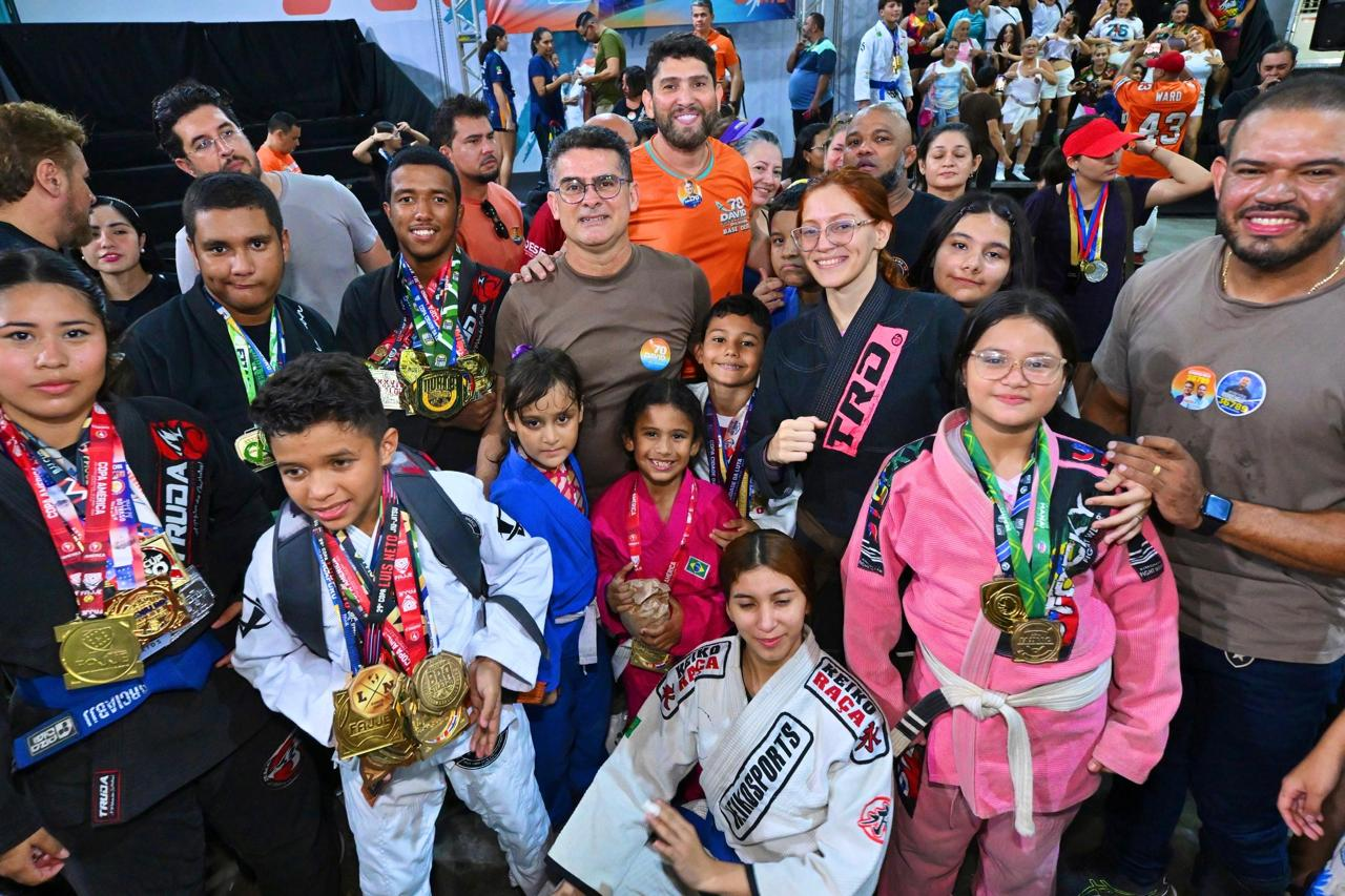 David recebe homenagem de atletas e apresenta novas propostas para o esporte no Amazonas