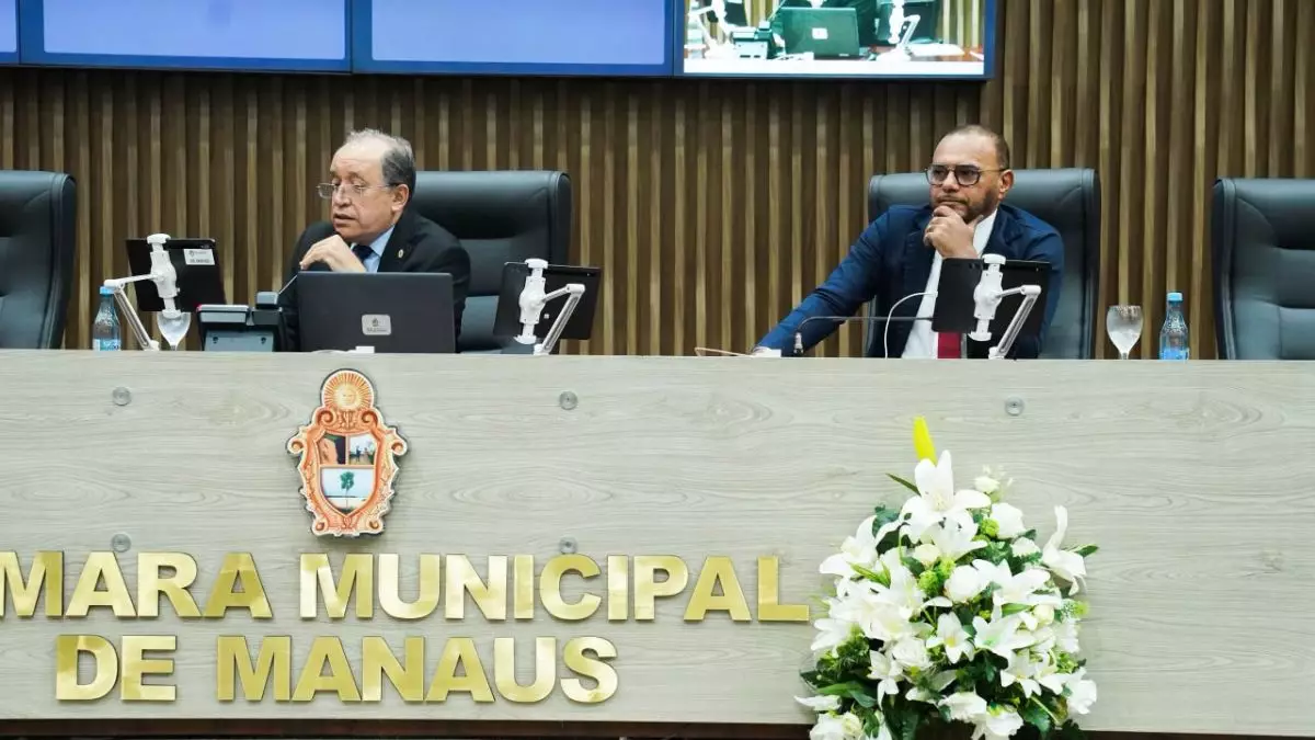 CMM debate prevenção ao câncer de mama e combate às queimadas durante Grande Expediente